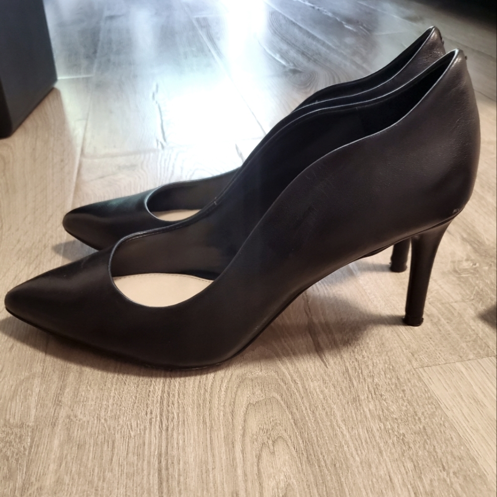 Vince Camuto black heels